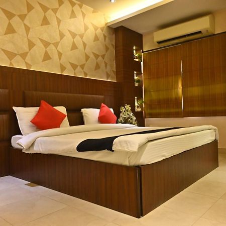 Hotel Royal Cottage Kanpur Buitenkant foto