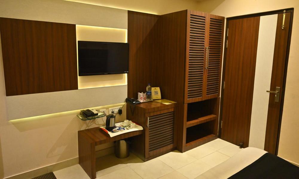 Hotel Royal Cottage Kanpur Buitenkant foto
