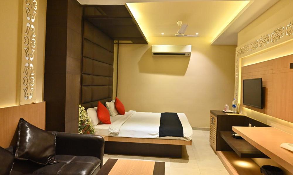 Hotel Royal Cottage Kanpur Buitenkant foto