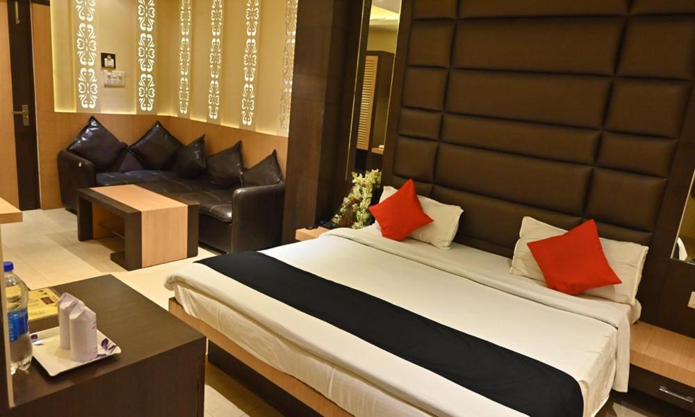 Hotel Royal Cottage Kanpur Buitenkant foto