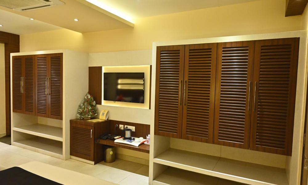 Hotel Royal Cottage Kanpur Buitenkant foto