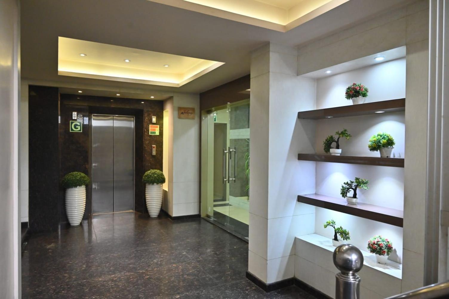 Hotel Royal Cottage Kanpur Buitenkant foto
