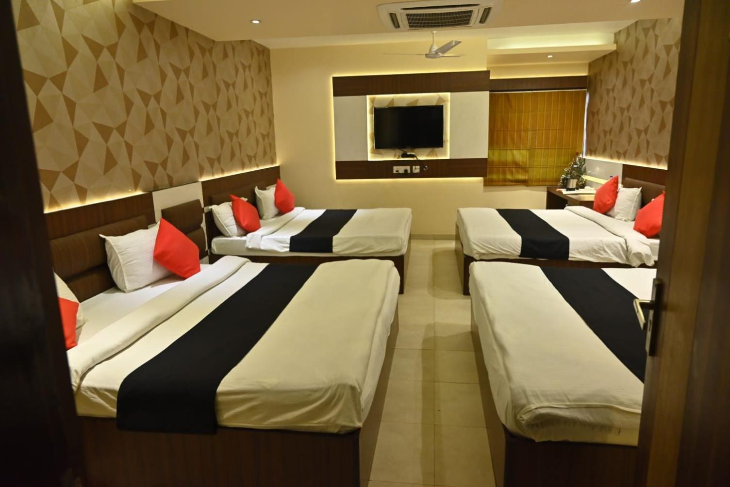 Hotel Royal Cottage Kanpur Buitenkant foto