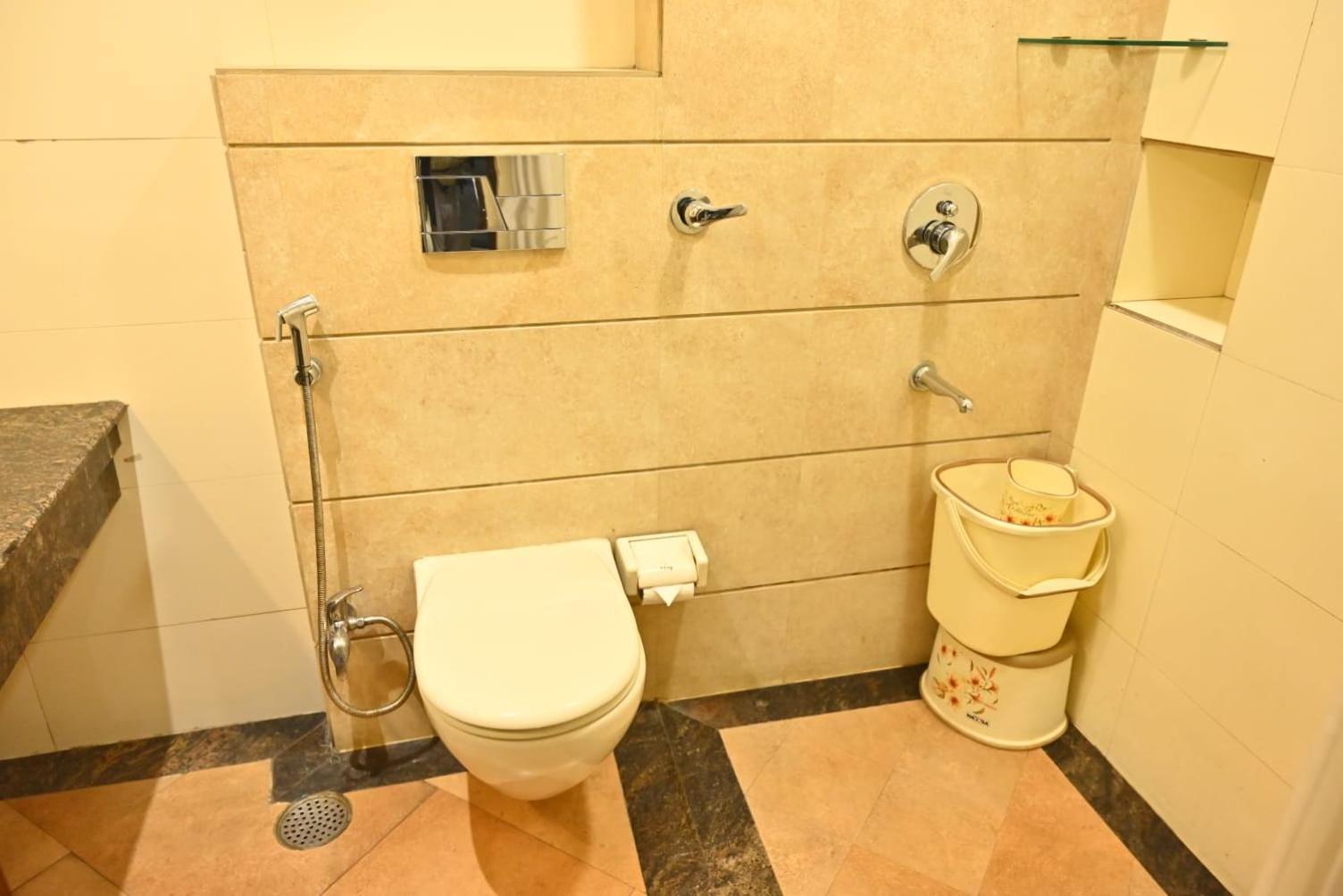 Hotel Royal Cottage Kanpur Buitenkant foto