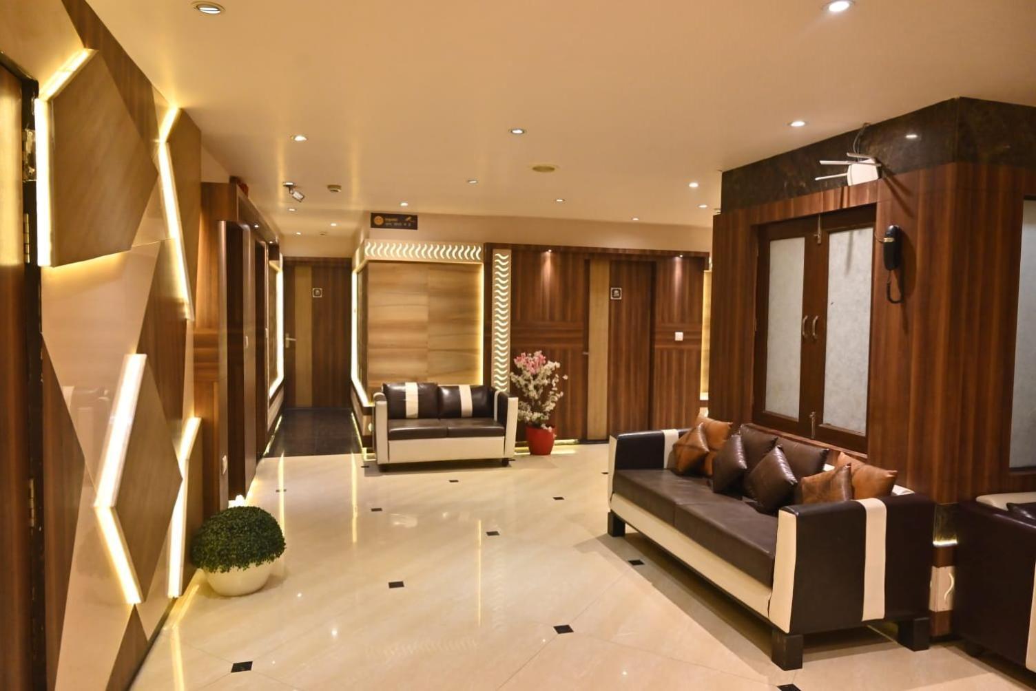 Hotel Royal Cottage Kanpur Buitenkant foto